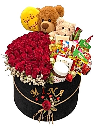 Özel Tasarım Güller, Ayılar ve Çikolatalar